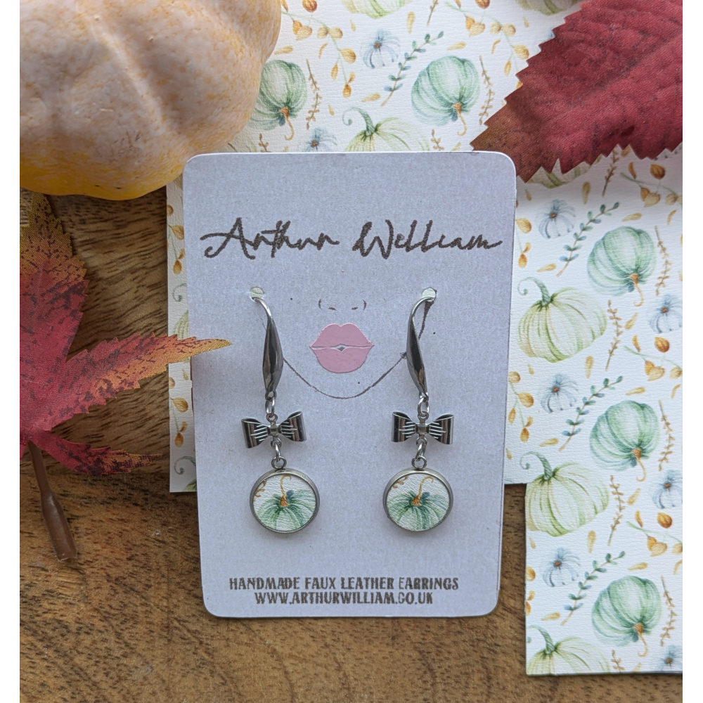 Green and white pumpkin 10mm bow dangles